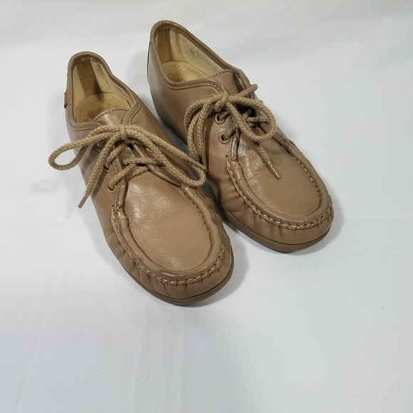 Sas Women's Siesta Lace Up Walking Shoe Tan Size 5 - Picture 1 of 13